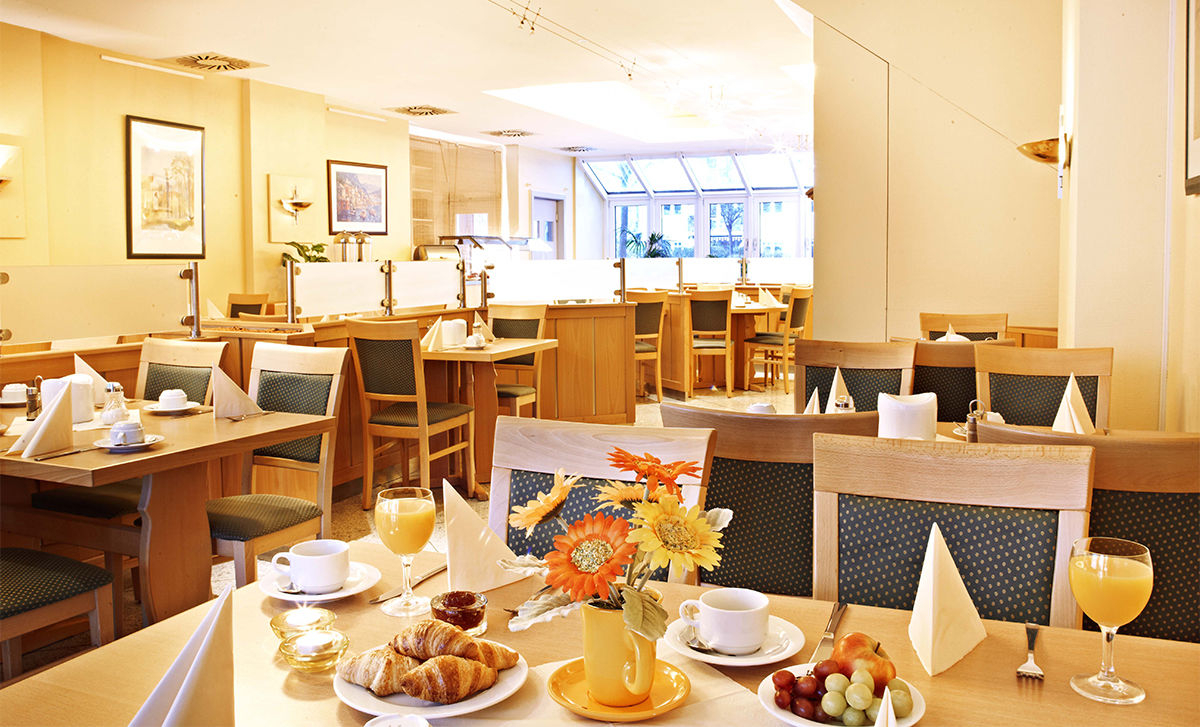 Hotel B99 3*